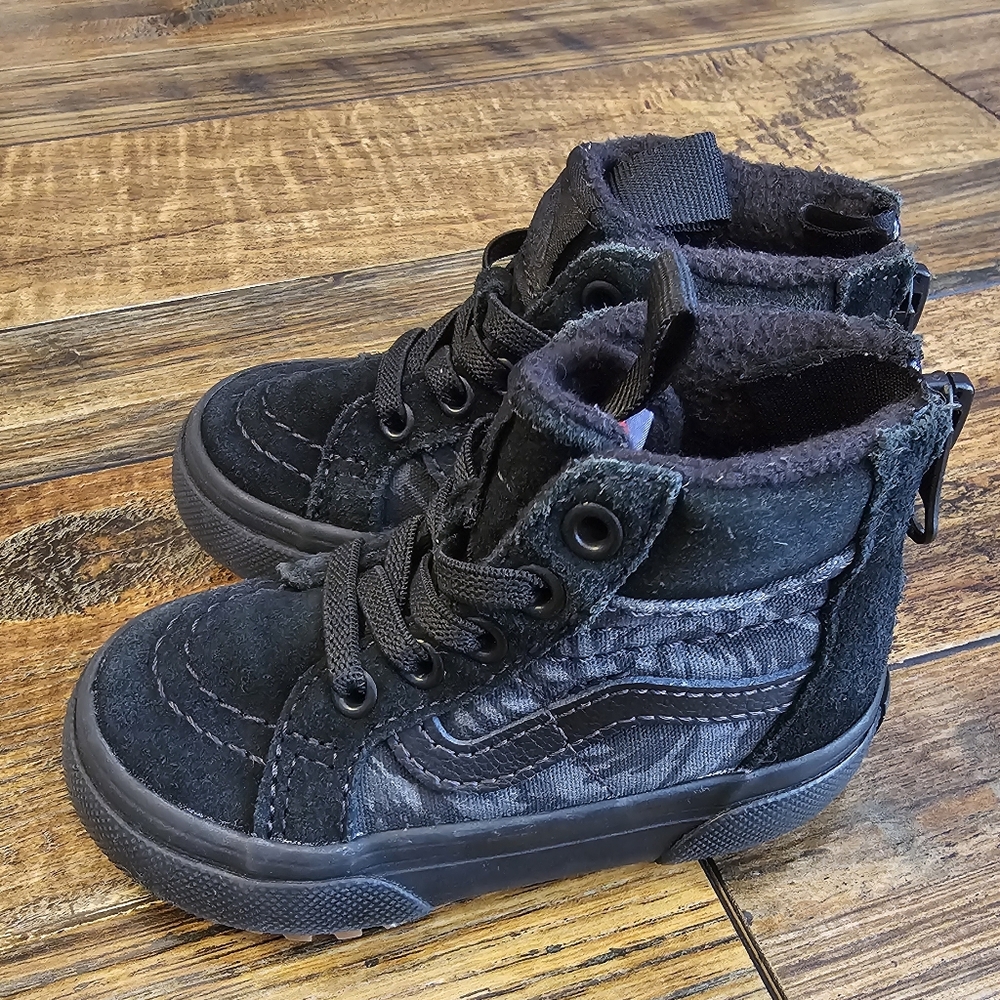 VANS High Top shoes Size 4C